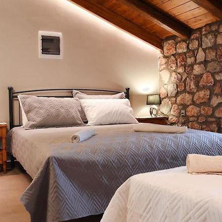 Petronas Land House 2 Villa Archangelos  Luaran gambar