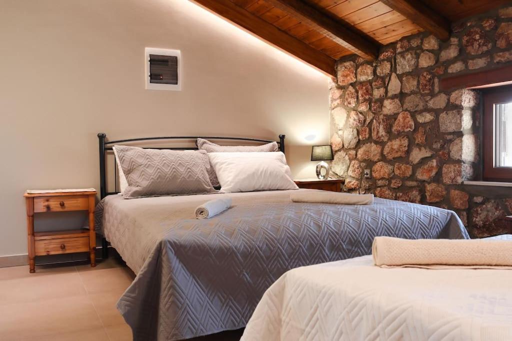 Petronas Land House 2 Villa Archangelos  Luaran gambar