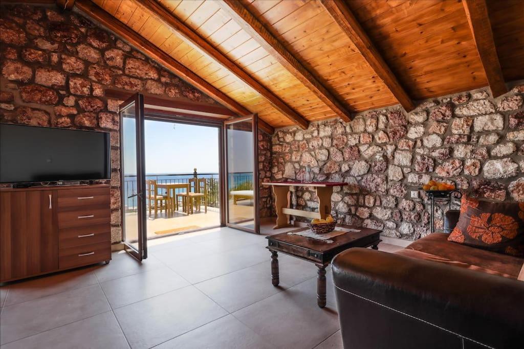 Petronas Land House 2 Villa Archangelos  Luaran gambar
