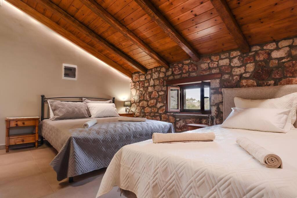 Petronas Land House 2 Villa Archangelos  Luaran gambar